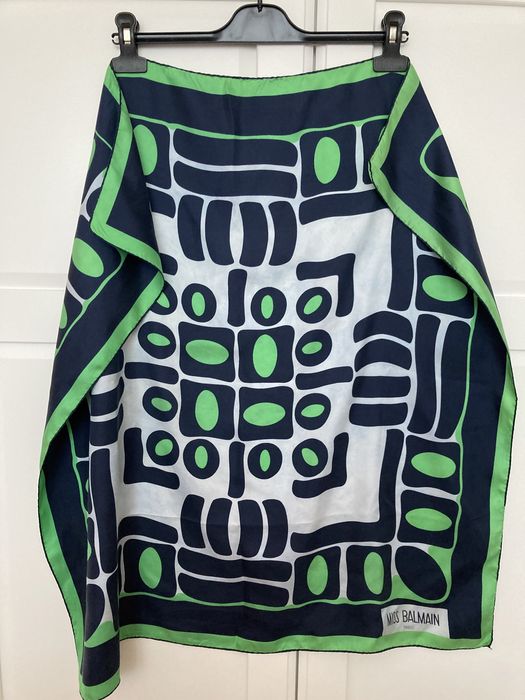 Chanel Valentino Gucci Balmain Joop Оригинални копринени шалове