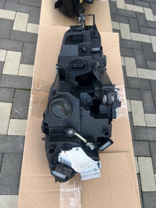 Far led nou stanga/dreapta Skoda Superb 4