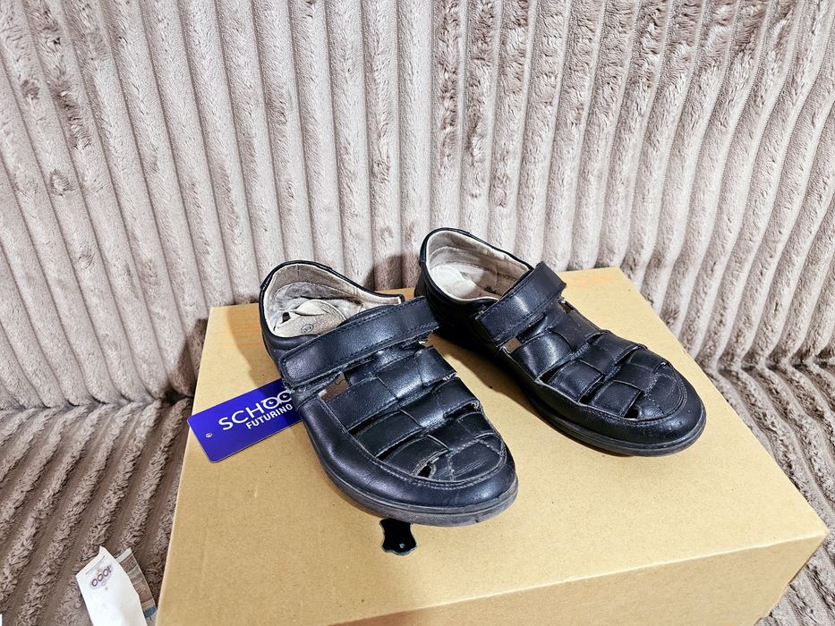 Школьные туфли открытые. Натуральная кожа. 34 размер