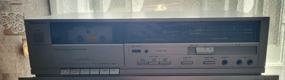 Продам Technics RS-D250