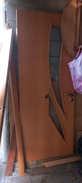 Продам двери в хорошем состоянии