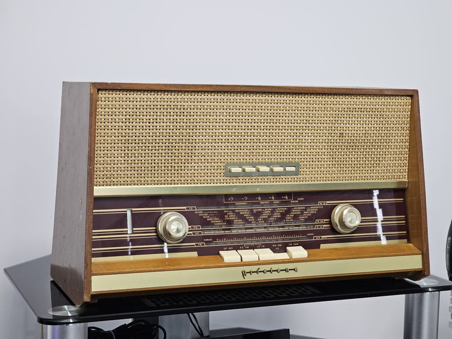 Radio vintage Aristona SA135A/01 -pe lampi- Functional-Anii '60