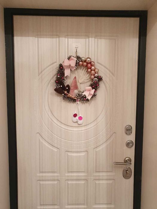 Новогодние венки, украшения.