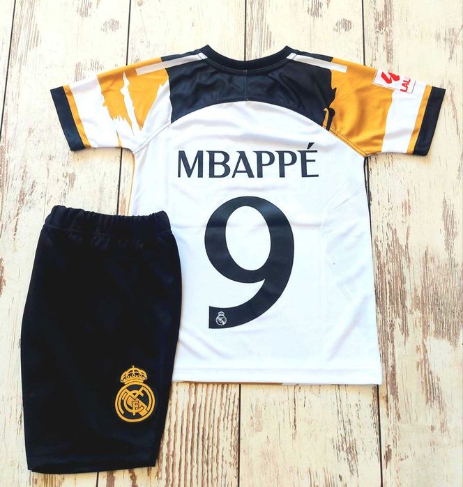 GOLD Екип Мбапе 2025 РЕАЛ МАДРИД НОВ ЕКИП Детско Mbappe Тениска шорти