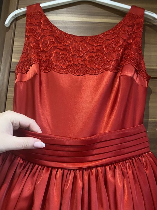 Намалена! Официална рокля Юнона червена