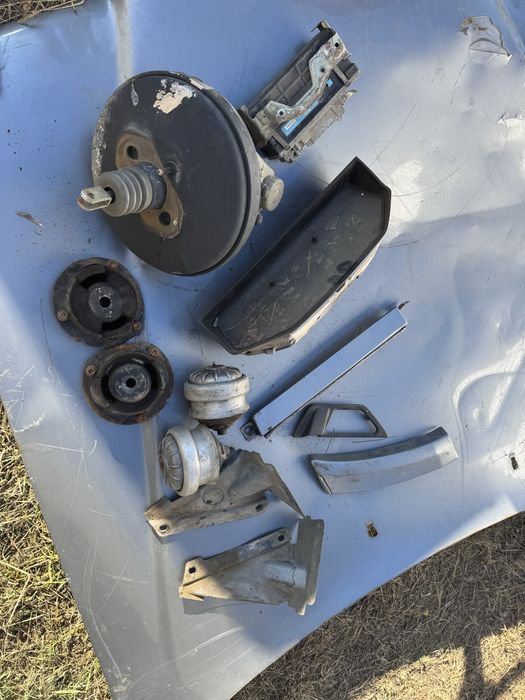 продам запчасти на w124 мерседес