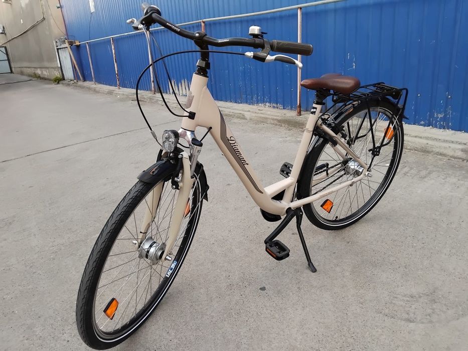 Vând bicicleta Diamant din aluminiu pentru damă