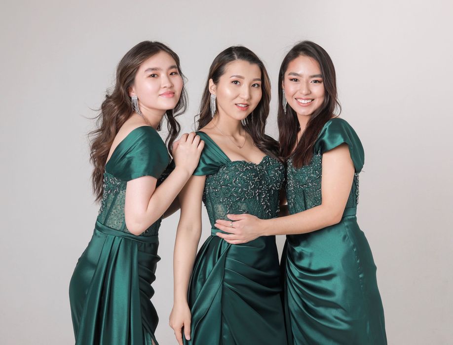 Изумрудные вечерние платья | Размеры S, M, L (42–46)
для выпускной