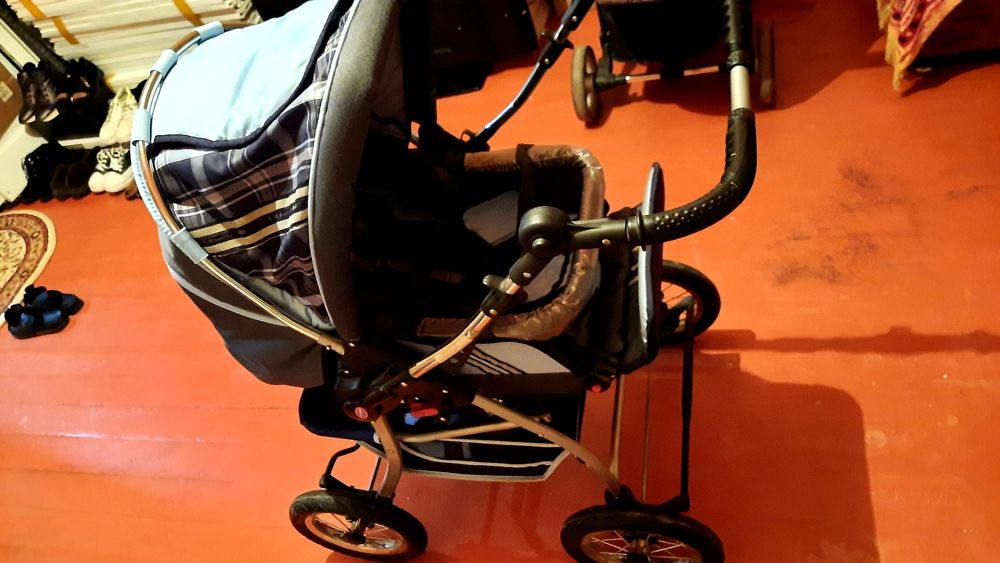Продаётся детская коляска
