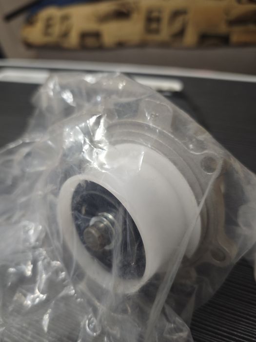 Помпа водяная Opel или Chevrolet