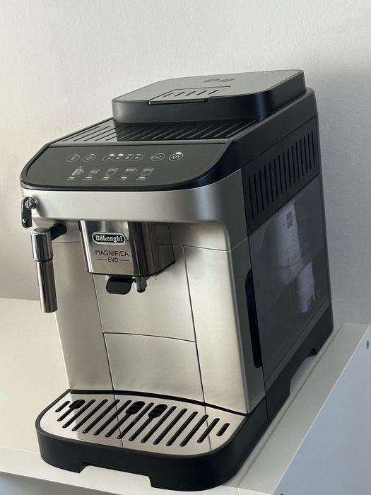 espressor masina cafea boabe Delonghi Magnifica EVO garantie tva inclu