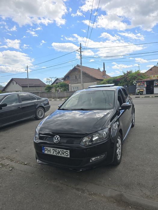 VOLKSWAGEN Polo 2012