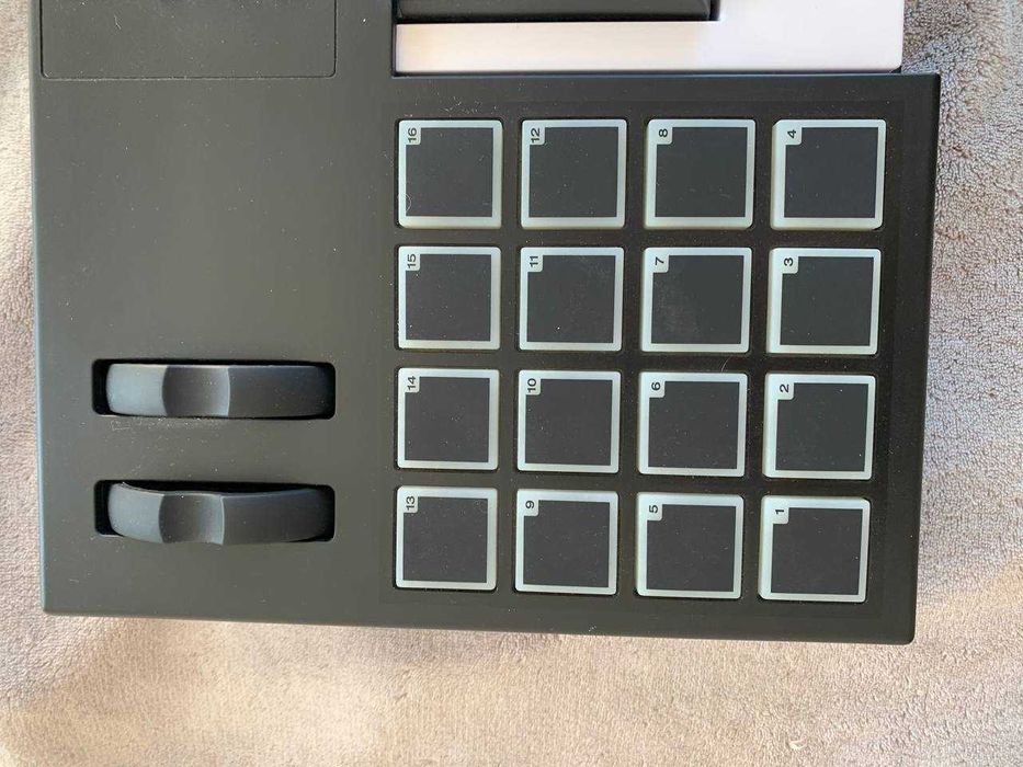 M-AUDIO CODE 61 Midi клавиатура