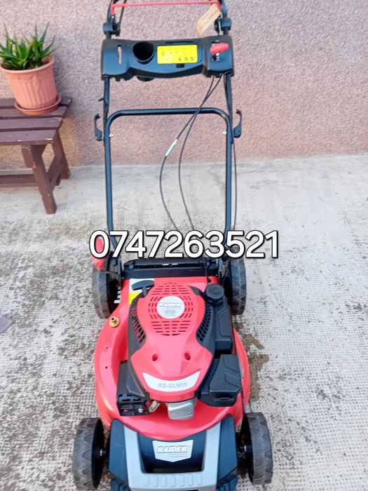 Vand masina de tuns gazon pe benzina