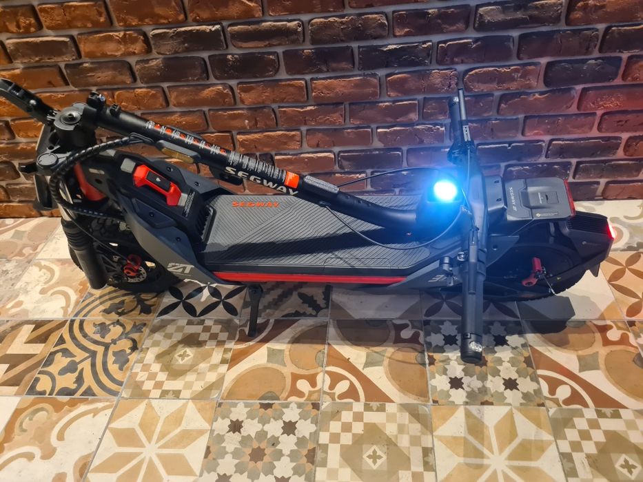 Trotineta electrica SEGWAY ZT3 PRO