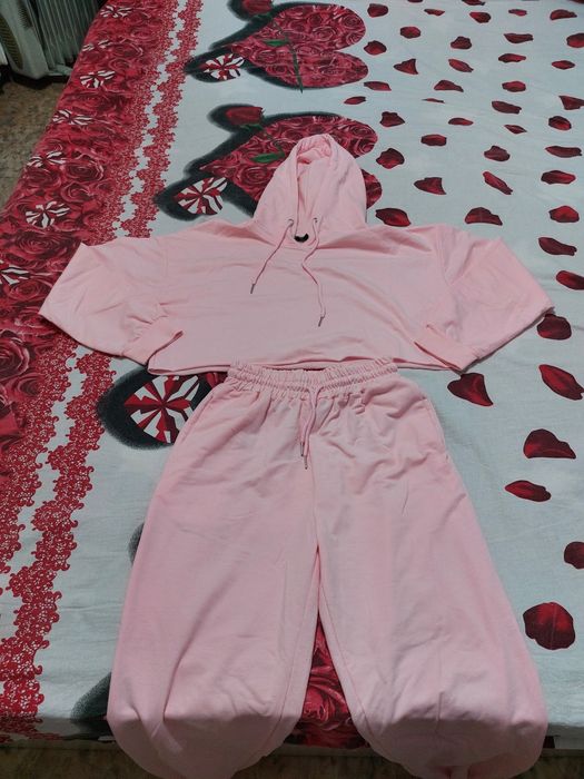 Продам Спортивный костюм