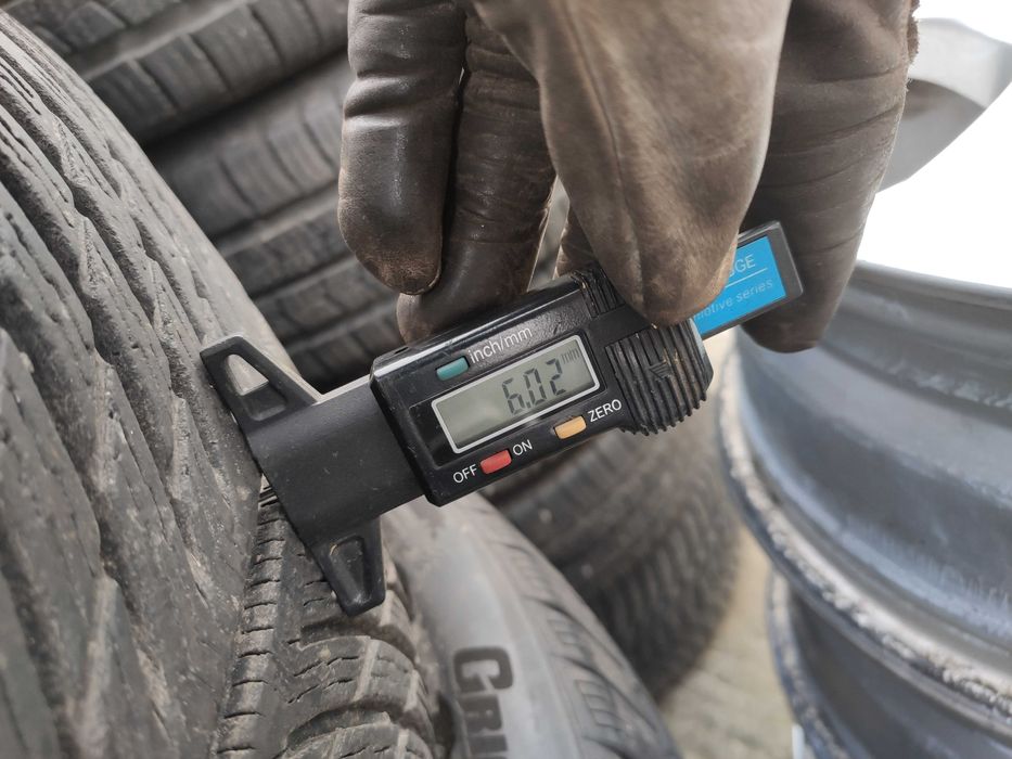 4бр Зимни гуми 235 55 17 - Michelin