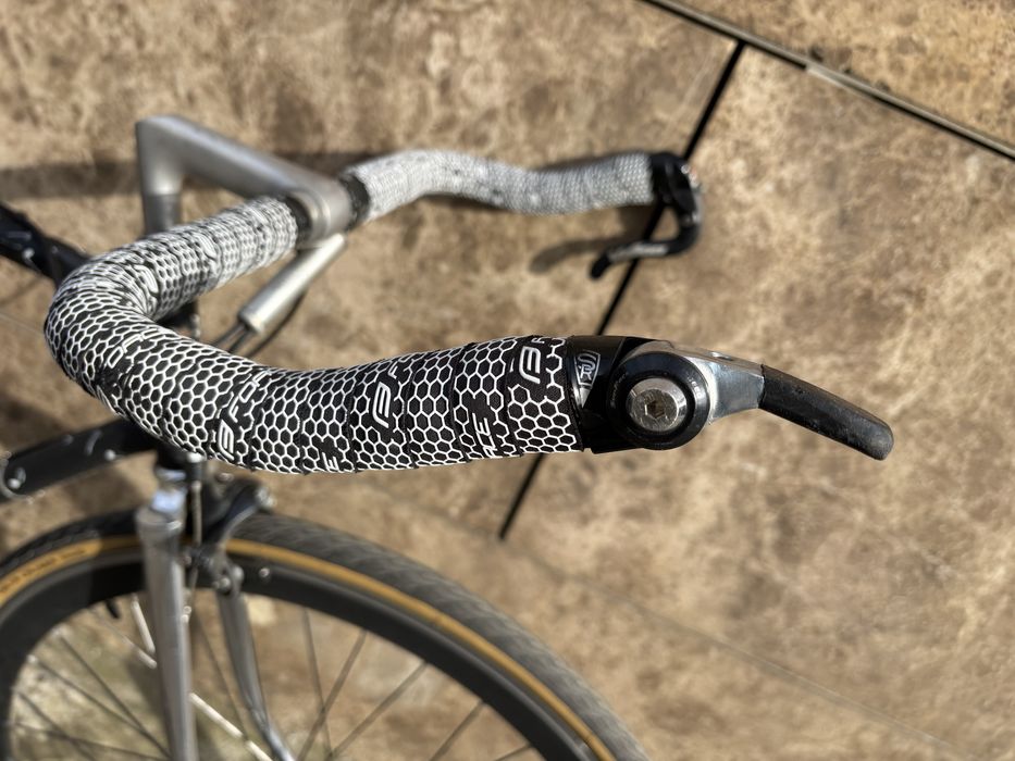 Bicicletă unicat, făcută la comandă — cadru oțel, 8 viteze