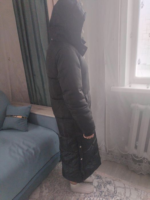 Продам зимнию куртку для девочек