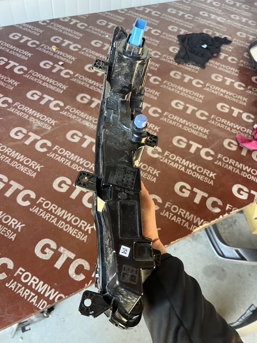 Хлоген Peugeot 308 2021- LED десен