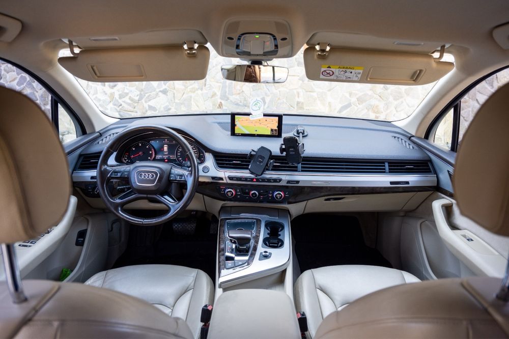 Audi Q7 an 2017 KM REALI