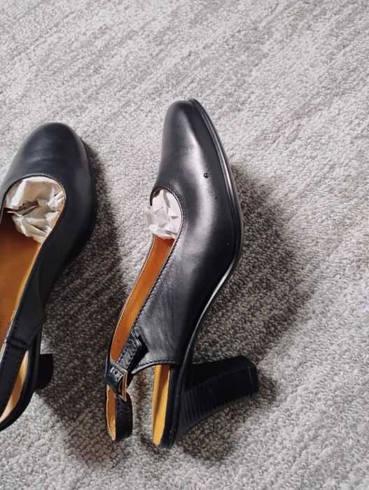 Pantofi de piele naturala