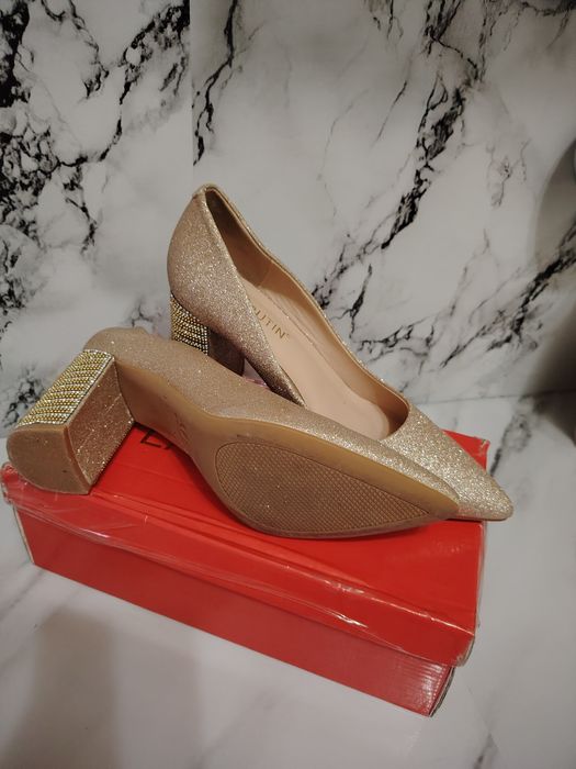 Туфли женские на выход.