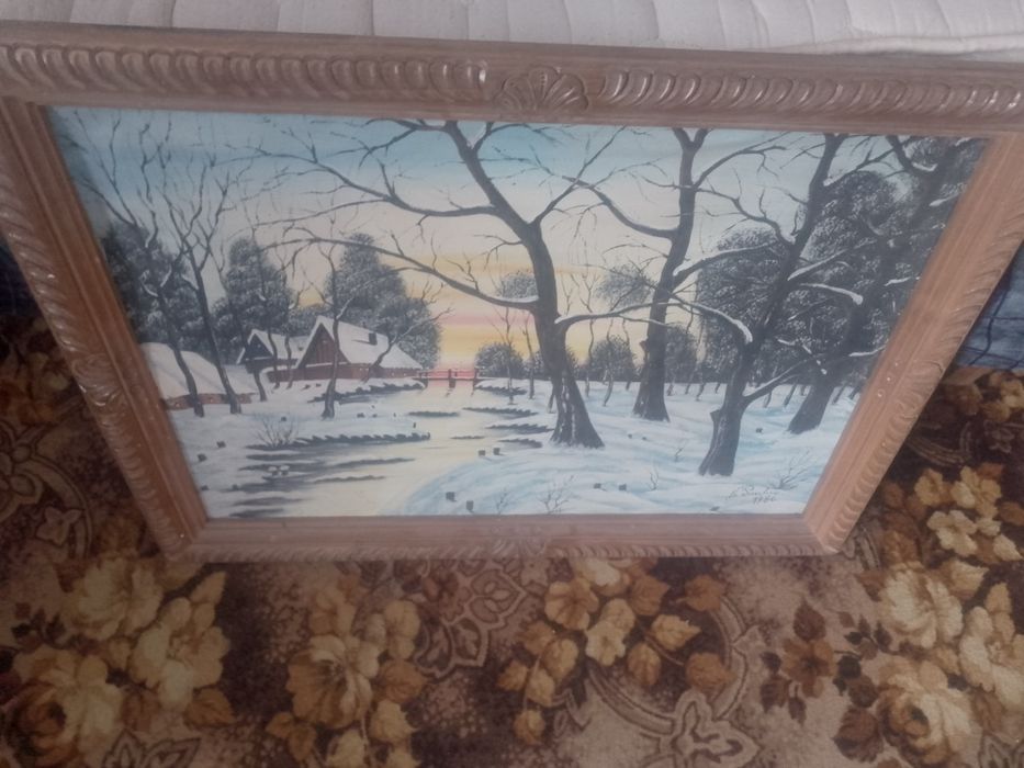Vând un tablou în ramă de nuc