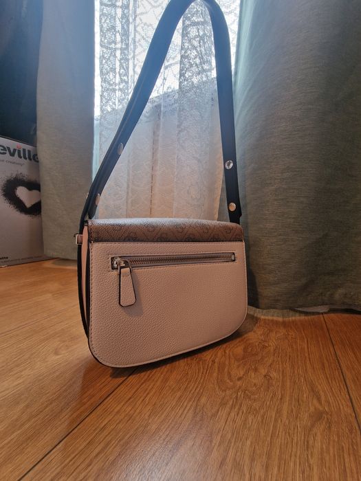 Чанта Mini Guess