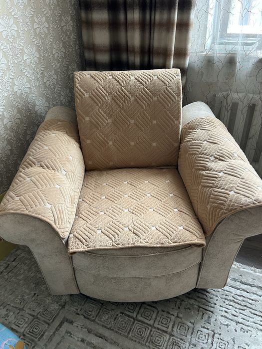 Продам диван с креслами