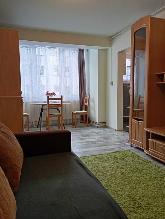PROPRIETAR vând garsonieră-Reghin str.Salcamilor