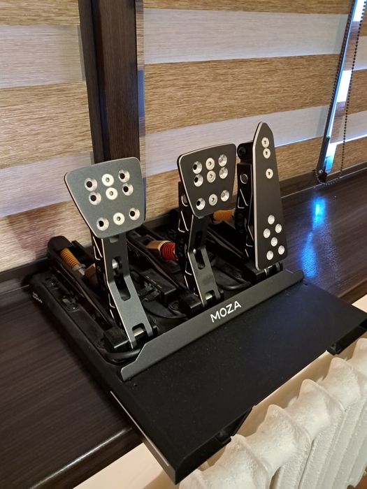 Продам базу moza r12 и рули