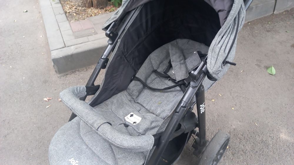 Продам коляску Jole