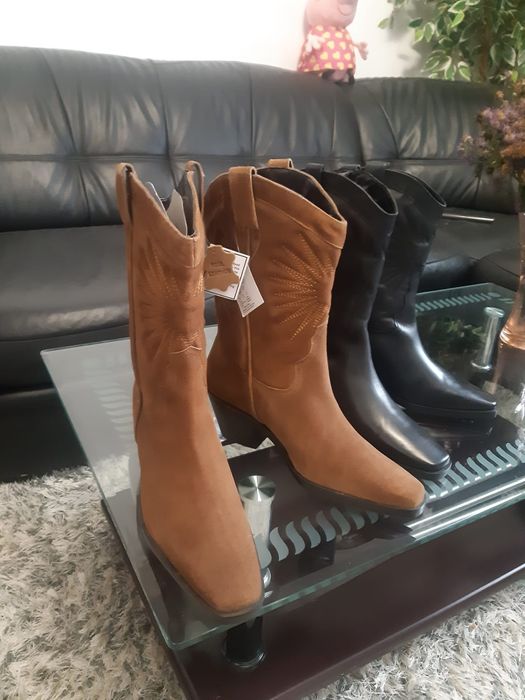 Vand cizme de piele.Sunt noi , comode si f frumoase