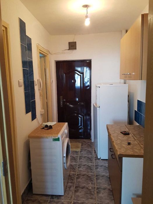 Inchiriez garsoniera