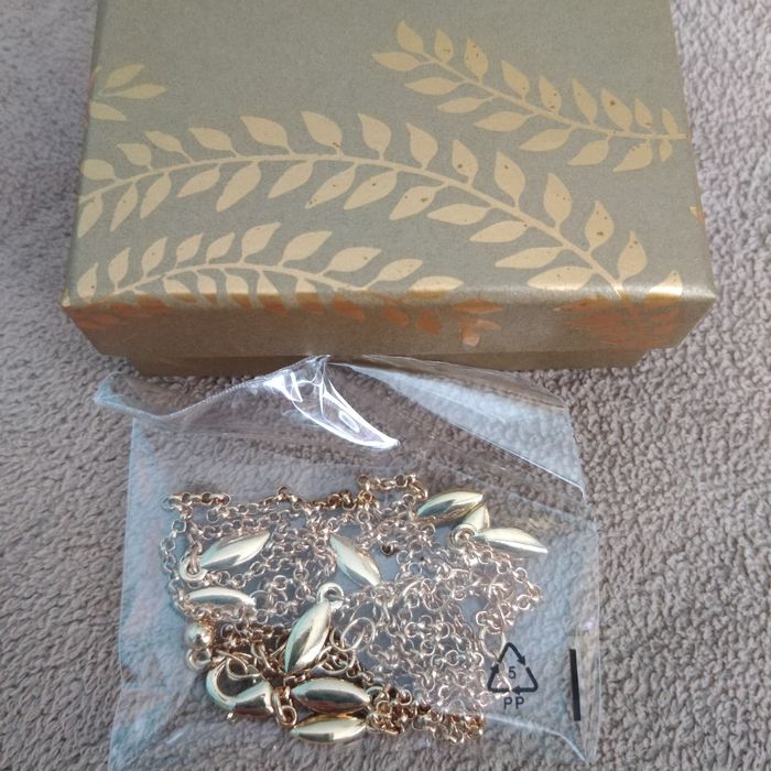 Красиви бижута от Avon