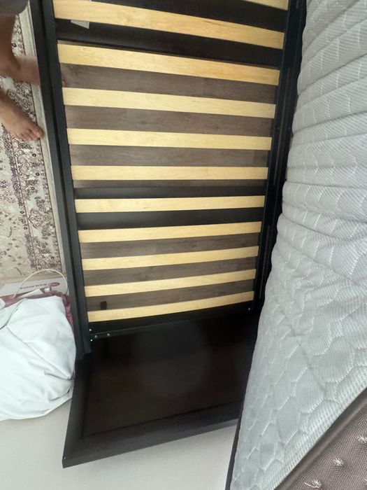 Двухспальная кровать