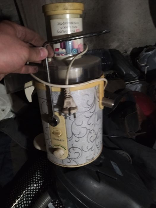 Соковыжималка мощная продам