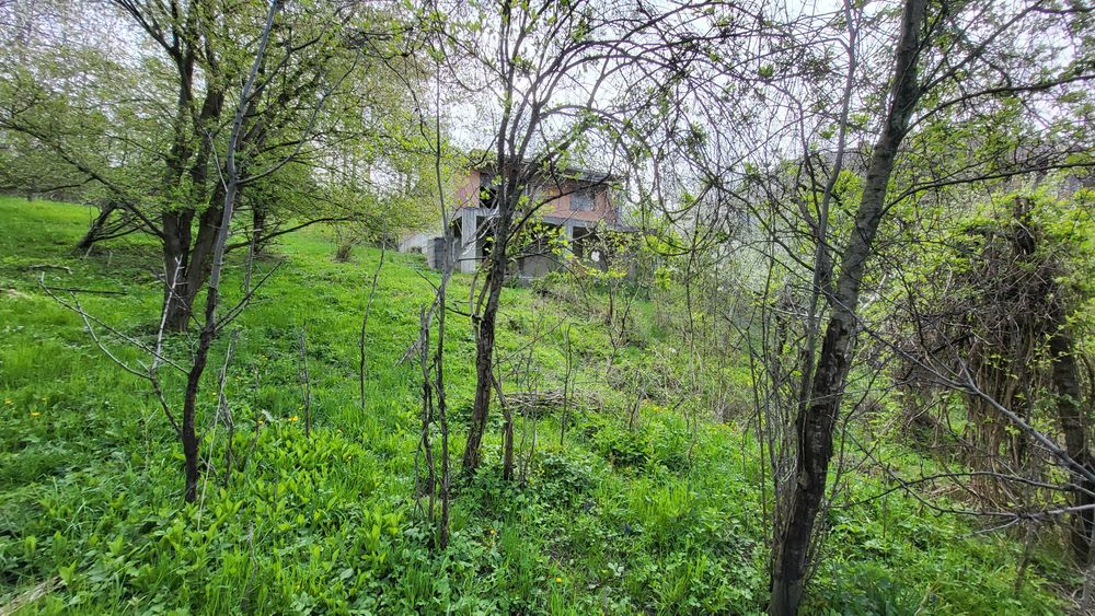 Teren intravilan cu suprafata de 2344 m2 pe strada Secariei nr.173 Comarnic judetul Prahova