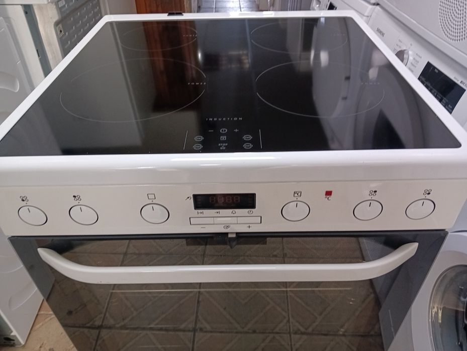 Свободно стояща печка с индукционни котлони VOSS  Electrolux Гаранция