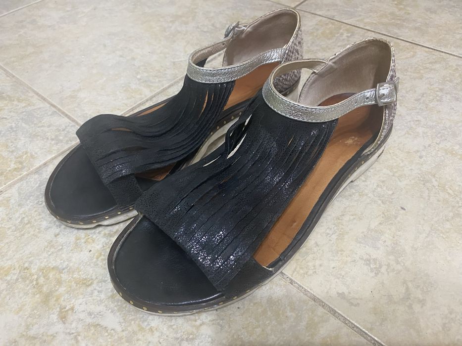 Дамски обувки от естествена кожа