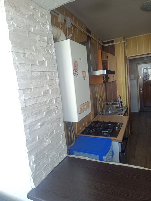 Închiriez apartament 3 camere decomandat