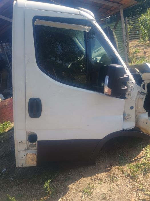 Usa oglinda geam cabina pompa frana luneta ornament Iveco daily 2015