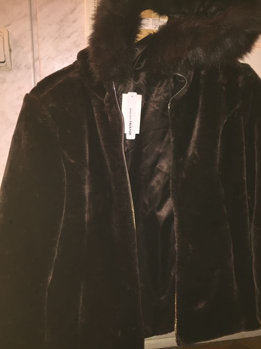 Шубка эко  новая на подростка