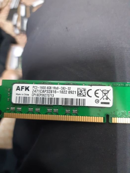 Продам озу 4гб ddr 3