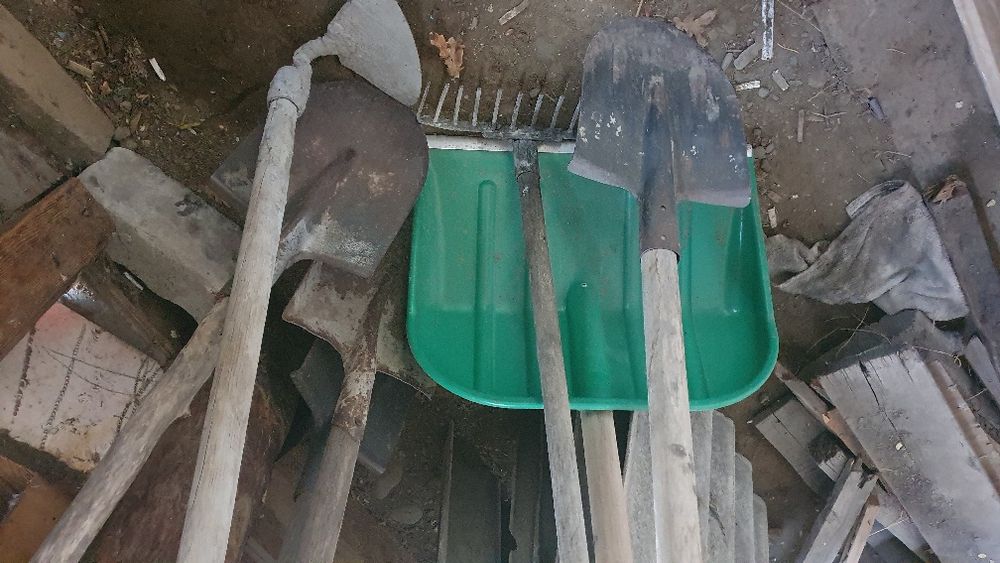 Продам лопаты разные