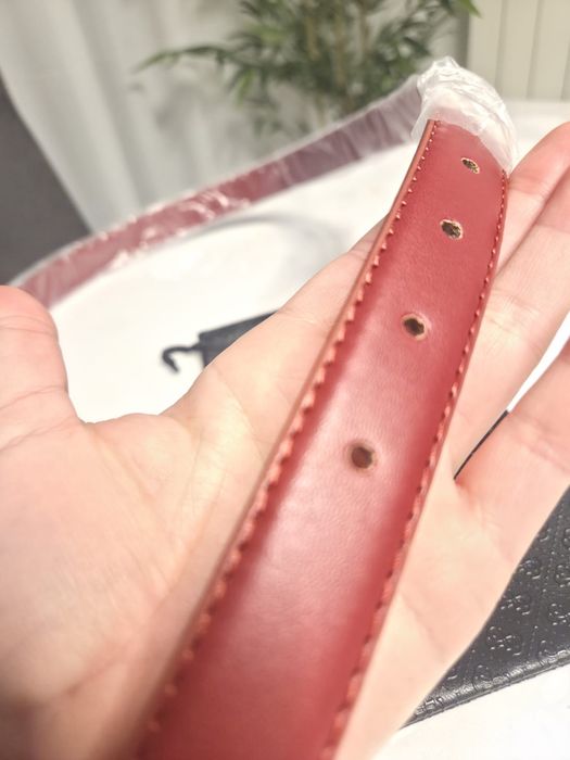 Curea reglabila Guess roșie burgundi