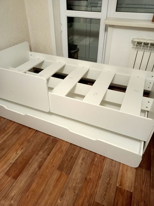 Двухьярусный кровать