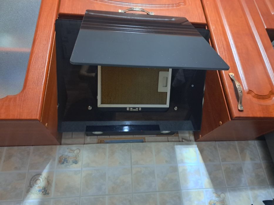 Срочно продам вытяжку сенсорную