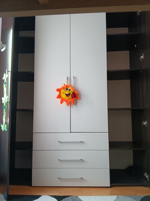 De vânzare pat cu somiera si saltele+dulap